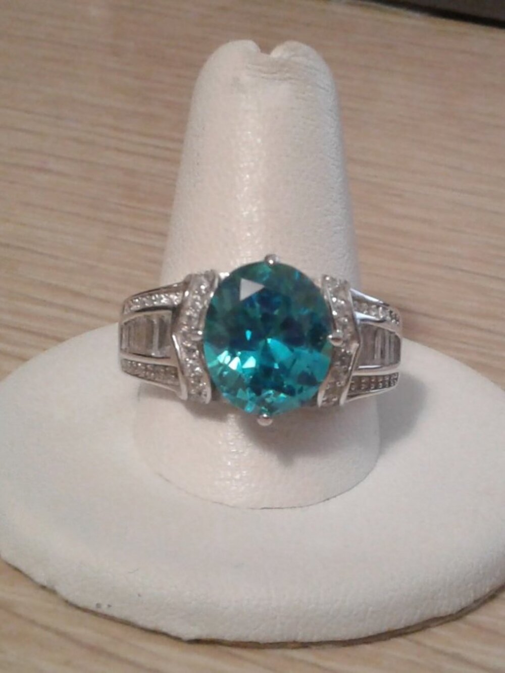 BEJ838 Esotica Neon Apatite Bella Luce Center Design Ring 8.16ctw. Size 10 LNC